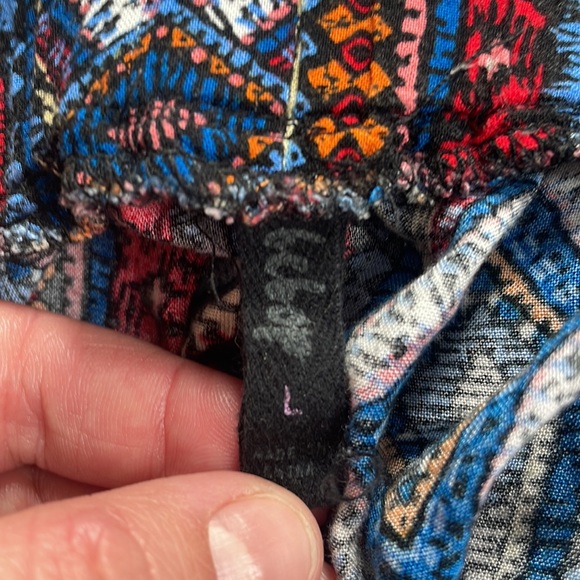 BeBop Multicolor Patterned Women's Shorts - Picture 4 of 4